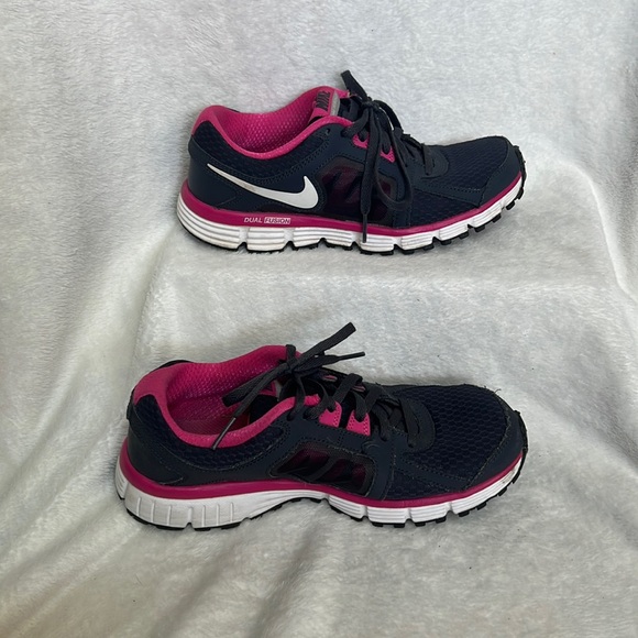Nike Shoes - Picture 1 of 4